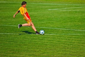 -中国足球联赛加强赛事营销宣传力度，足球联赛策划方案