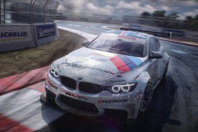 九游app官网下载-“飞跃东安湖：跑酷选手挑战最具难度的障碍赛道”