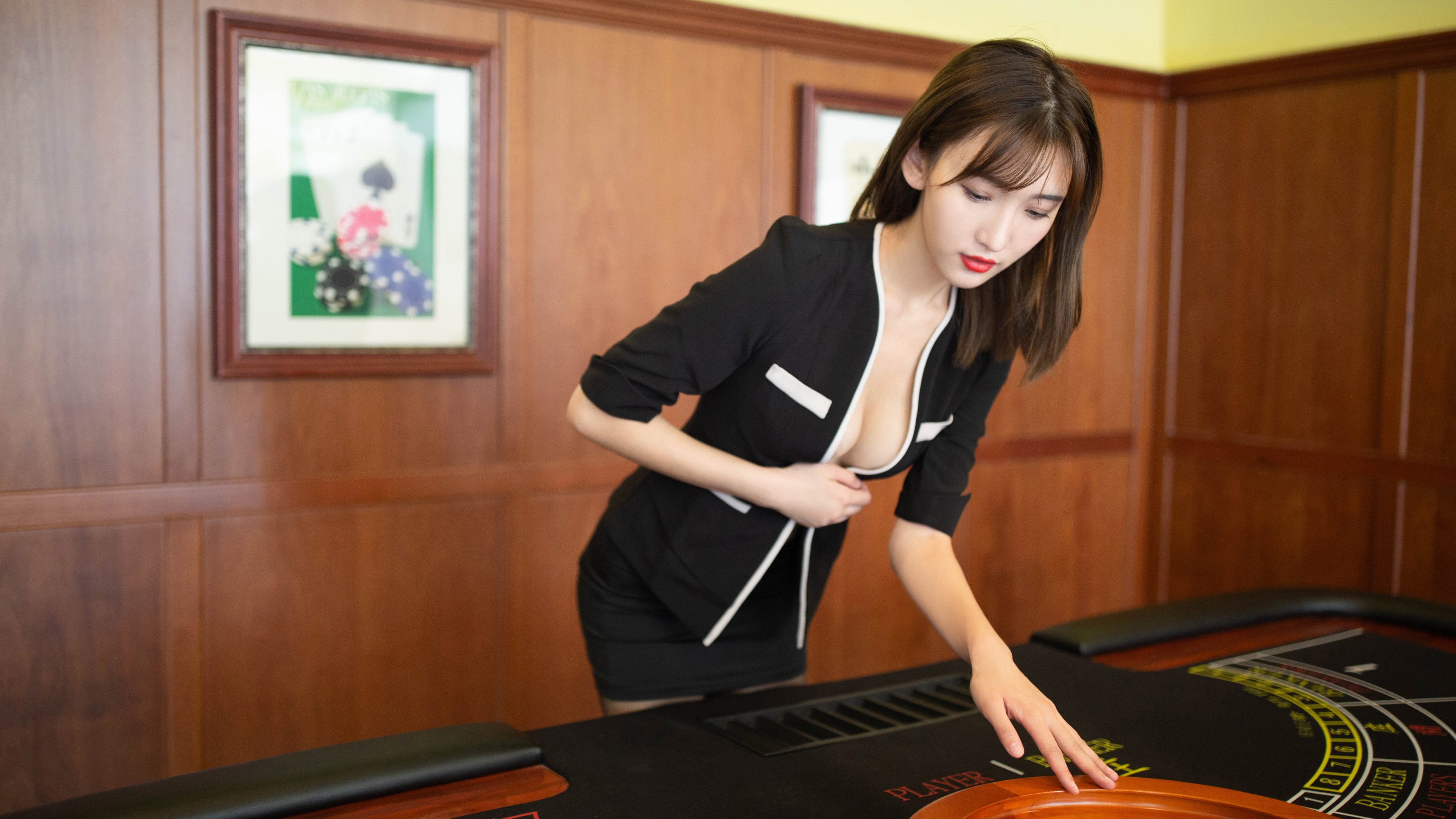 英超最后冲刺:悬念拉满,激情无限!,英超最后几名降级