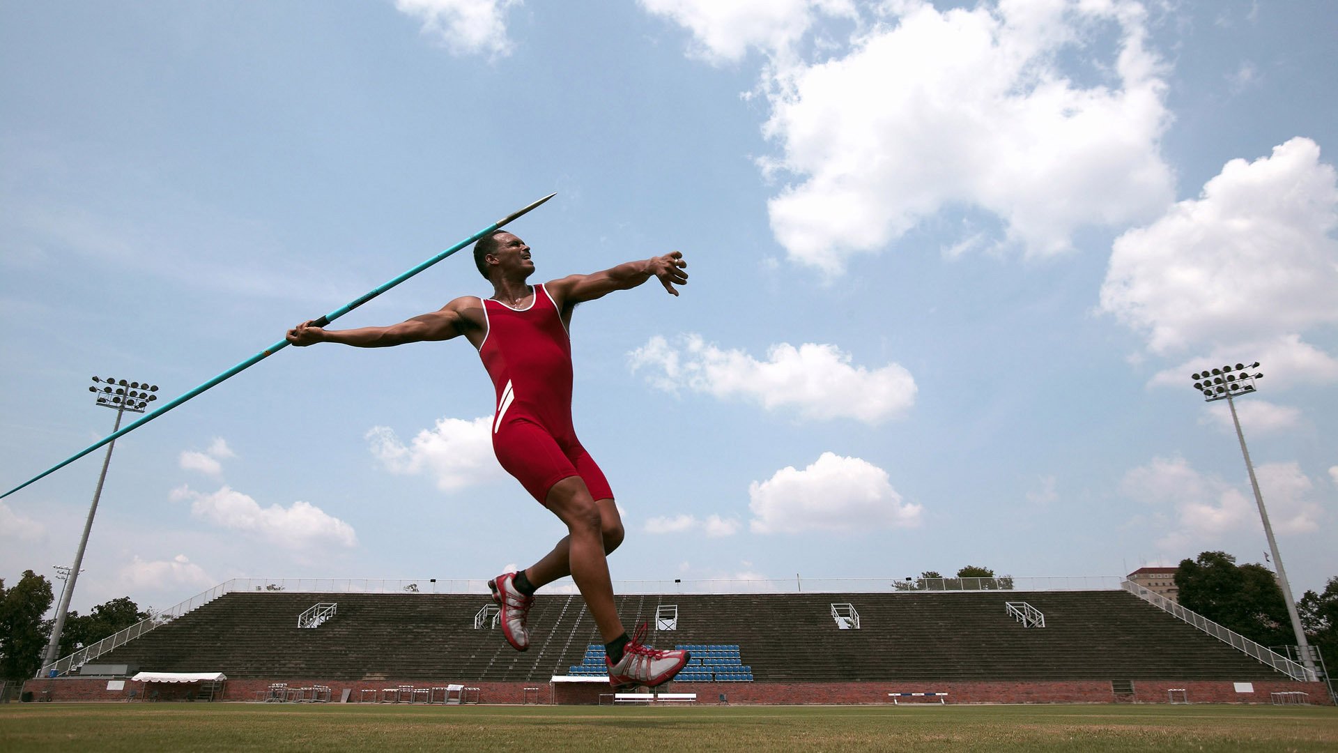 世界杯:法国球迷穿戴复古球衣集体观赛 致敬1998黄金一代